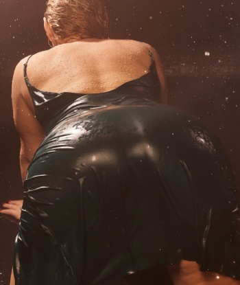 Со мной ты окунешься в мир наслаждения и настоящего блаженства. Я умею удовлетворять твои самые сокровенные фантазии и не оставлю тебя равнодушным. Мои услуги просто бесподобны - классический секс, оральные ласки, эротический массаж. В моих руках ты почувствуешь себя королем. Мои отзывы никогда не оставляют равнодушных - мои клиенты всегда возвращаются ко мне снова и снова. Убедись в этом сам, ведь на фото – реальная я, без фотошопа и обмана. Позвони мне и вместе мы создадим незабываемые моменты страсти и удовольствия. Жду тебя в Москве, самом сладком городе. 💋 430, 43 года