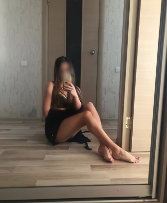 Мои услуги нацелены на то, чтобы полностью удовлетворить твои самые сокровенные фантазии и желания. 🌹 Позволь мне ушептать тебе свои тайны и показать, как наши тела могут слиться в пылкой страсти. Я искусная в оральных ласках и гарантирую тебе незабываемый опыт, который оставит положительные воспоминания надолго. 💋 Для твоего удобства, имею свою коллекцию фото, дабы полностью раскрыть свои прелести перед тобой. 💃📸 Читай отзывы о моих услугах и понимай, что выбрал именно меня, чтобы помочь тебе расслабиться и наслаждаться моментом. Не жди больше и дай себе шанс испытать настоящую эйфорию рядом со мной. 🌹💫 Жду твоего звонка, чтобы начать нашу незабываемую встречу уже сегодня. 💋📞 14618, 26 лет